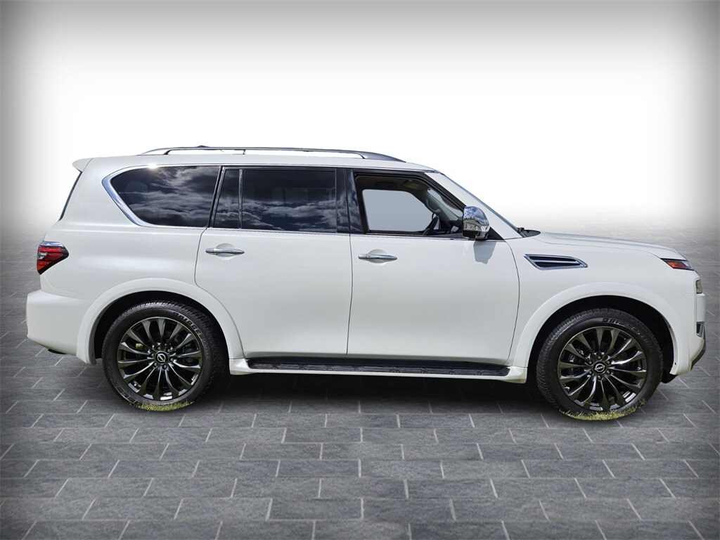 2023 Nissan Armada Platinum photo 2