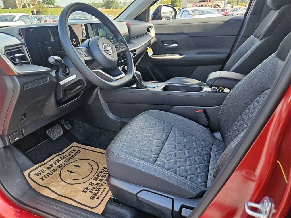 2026 Nissan Kicks SV photo 2