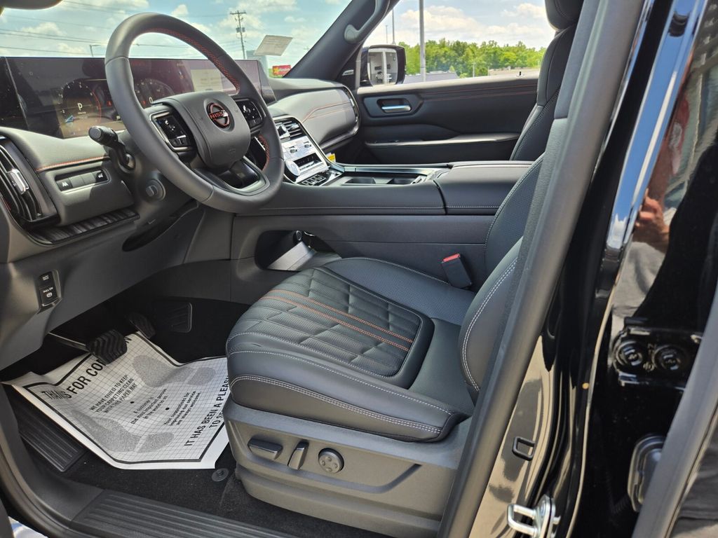 2026 Nissan Armada PRO-4X - Photo 4
