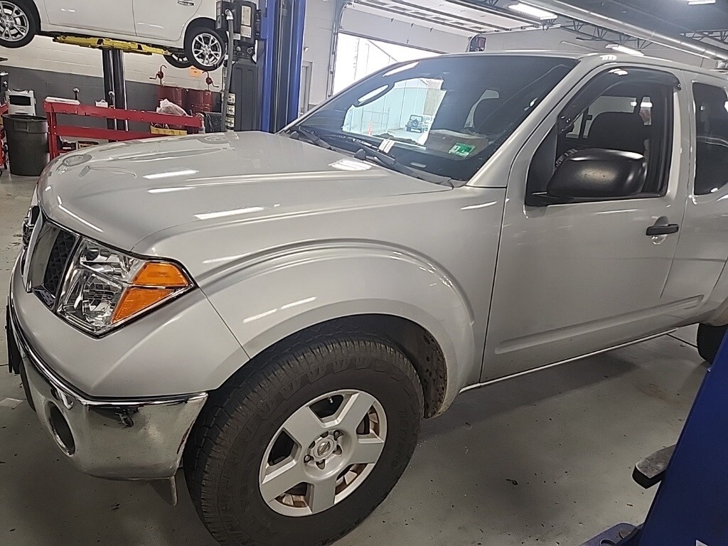 2006 Nissan Frontier SE photo 2