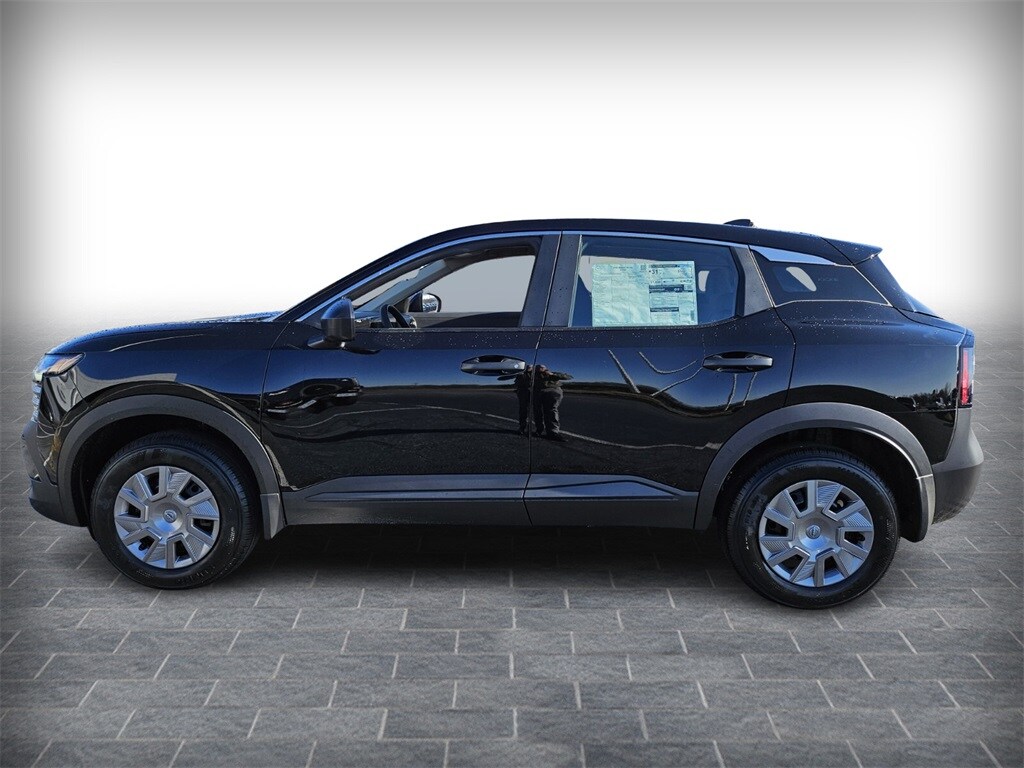 2026 Nissan Kicks S photo 2