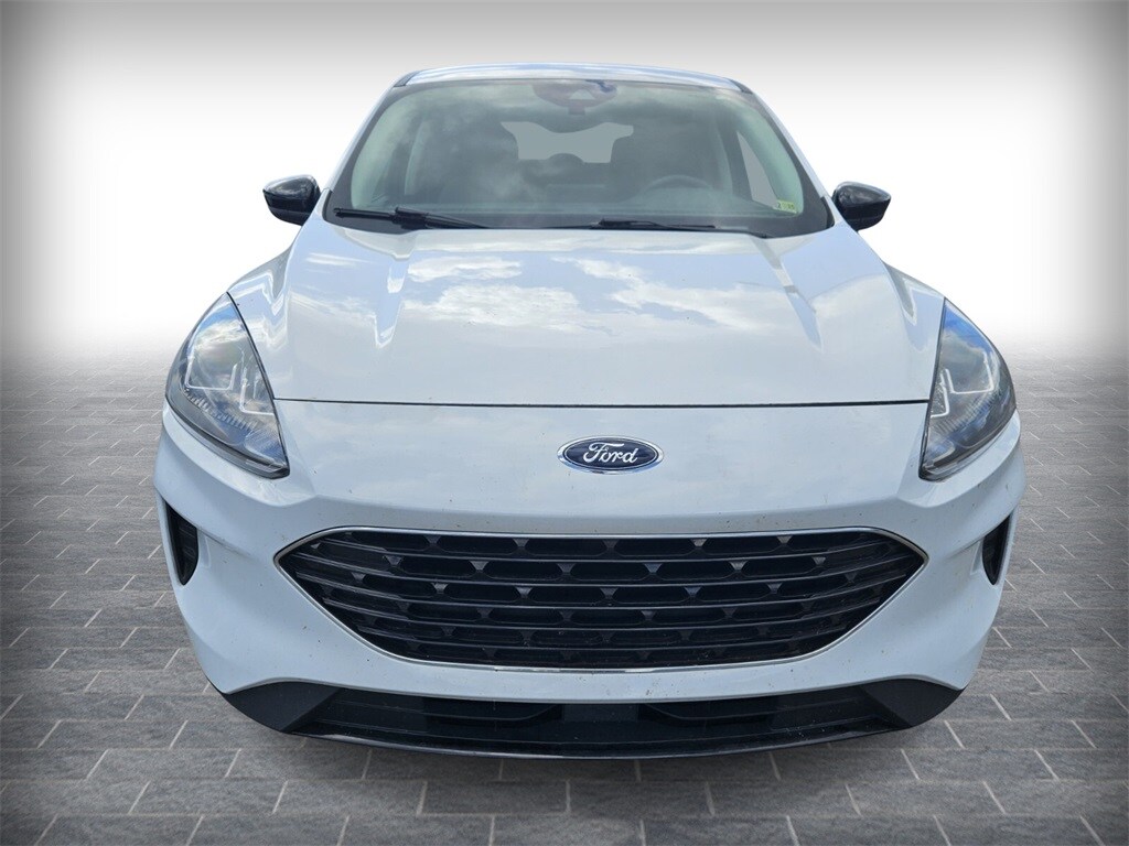 2022 Ford Escape SE photo 2