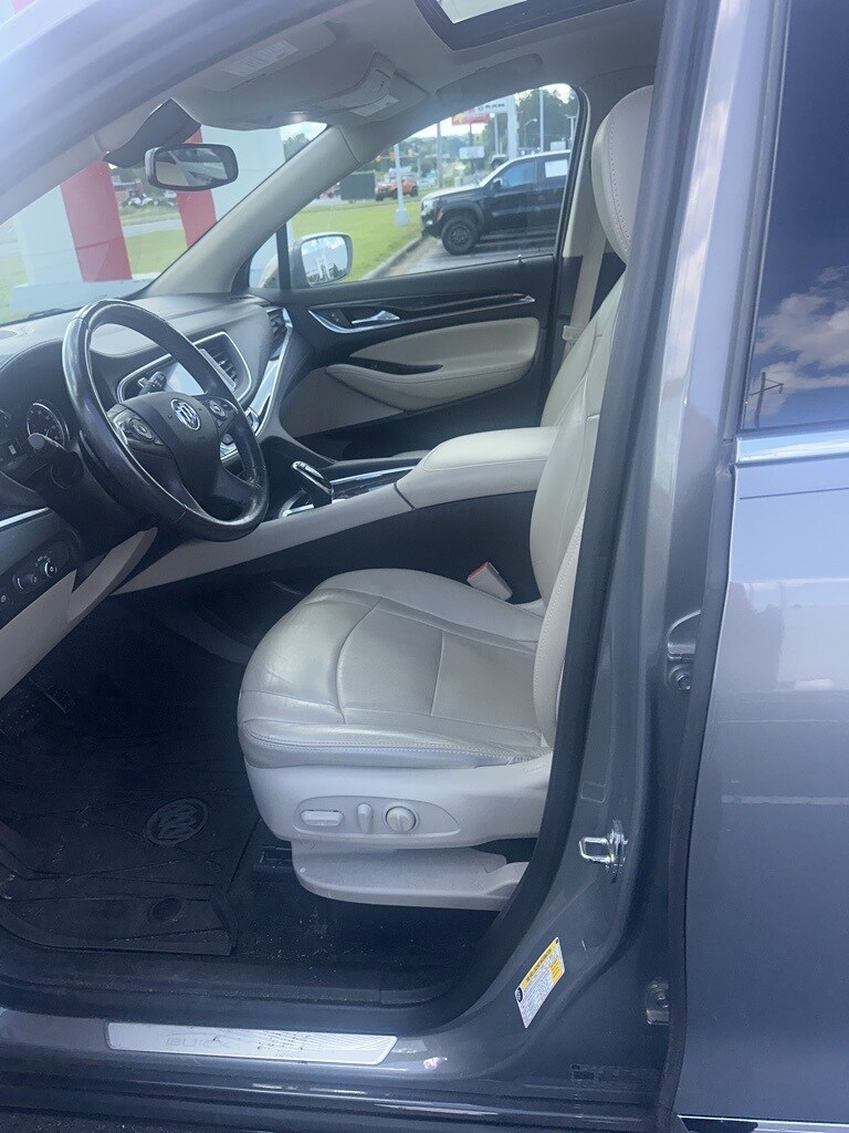 2019 Buick Enclave Essence photo 3