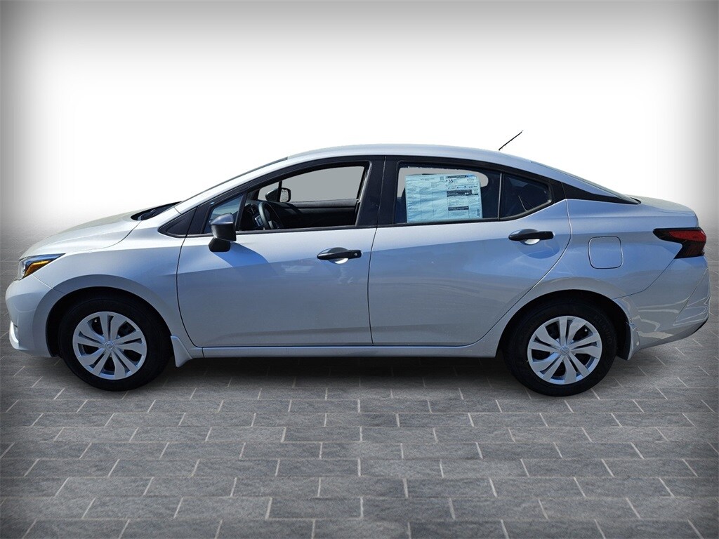 2025 Nissan Versa 1.6 S photo 3