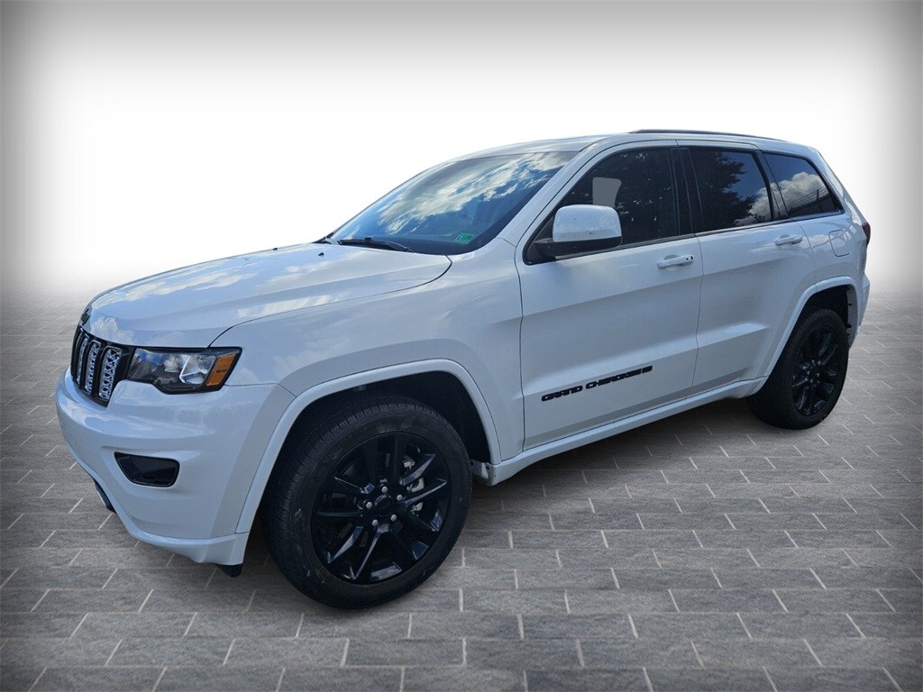 2022 Jeep Cherokee Laredo X photo 2