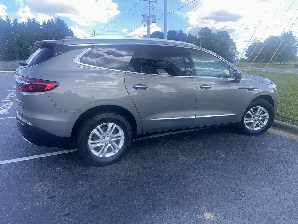 2019 Buick Enclave Essence photo 2