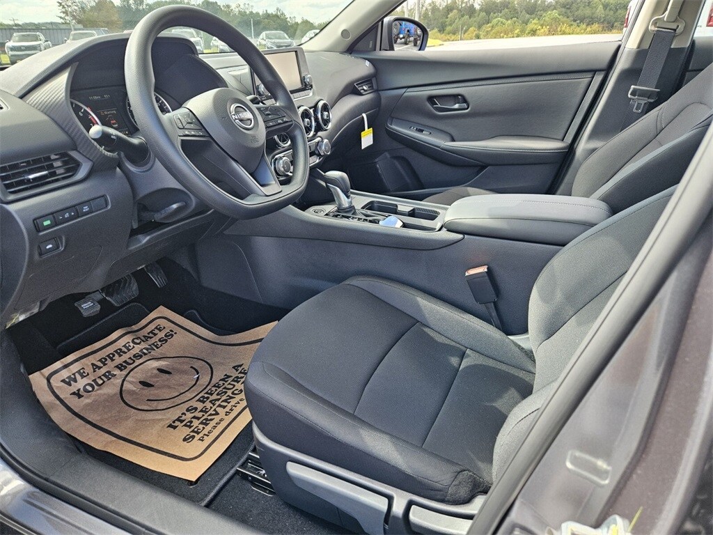 2025 Nissan Sentra S photo 2