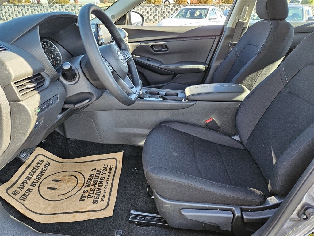 2025 Nissan Sentra S photo 3