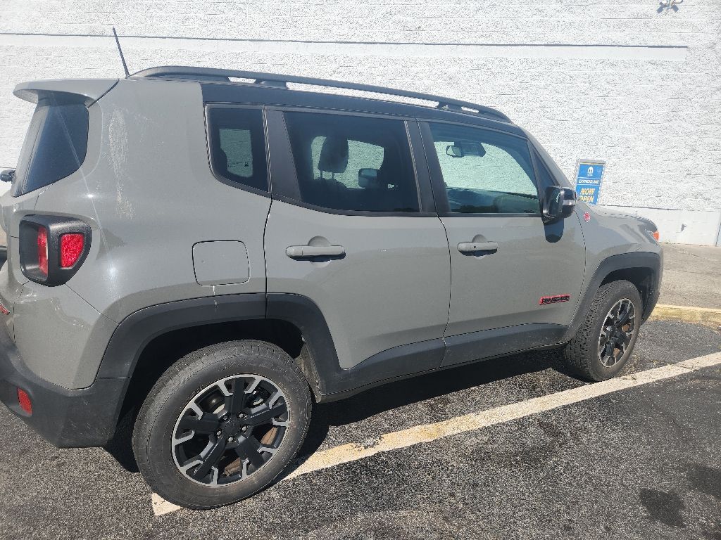 2023 Jeep Renegade Trailhawk - Photo 3