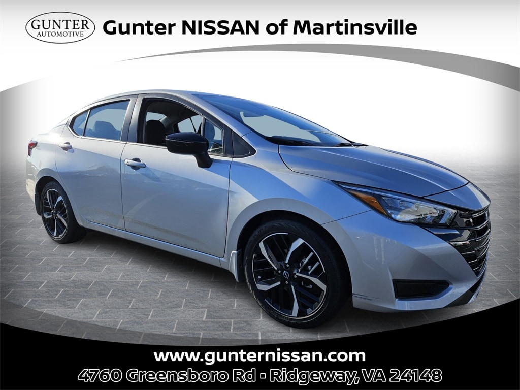 2025 Nissan Versa Sedan SR's photo