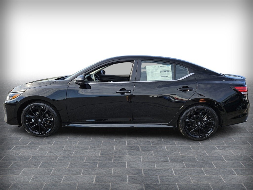 2025 Nissan Sentra SR photo 3
