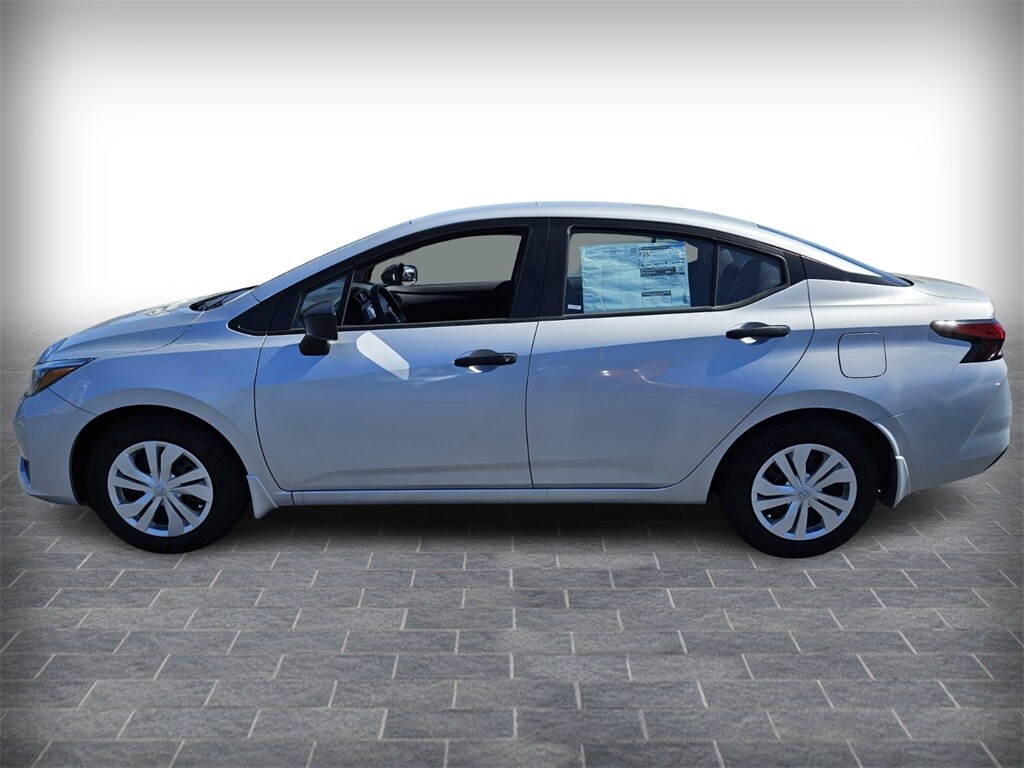 2025 Nissan Versa 1.6 S photo 3