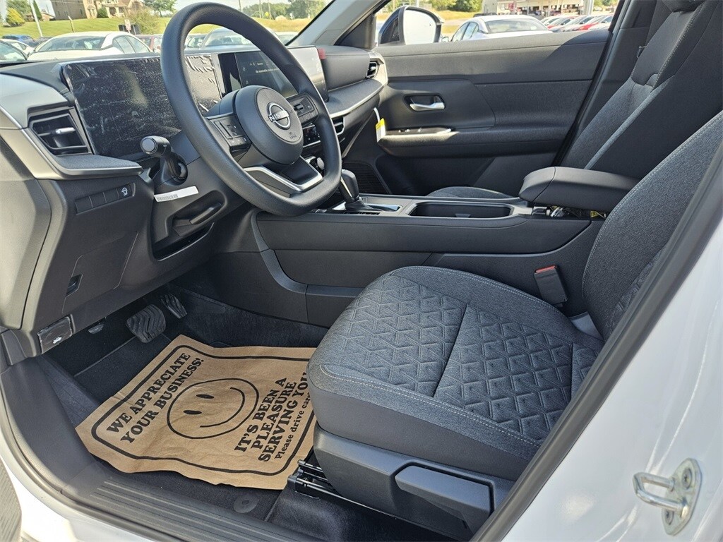 2026 Nissan Kicks SV photo 3