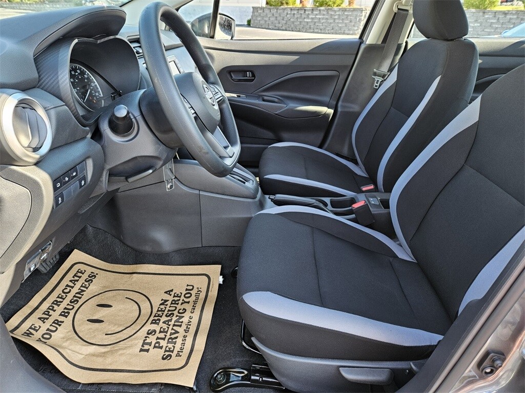 2025 Nissan Versa 1.6 S photo 4