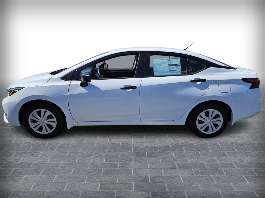 2025 Nissan Versa 1.6 S photo 3