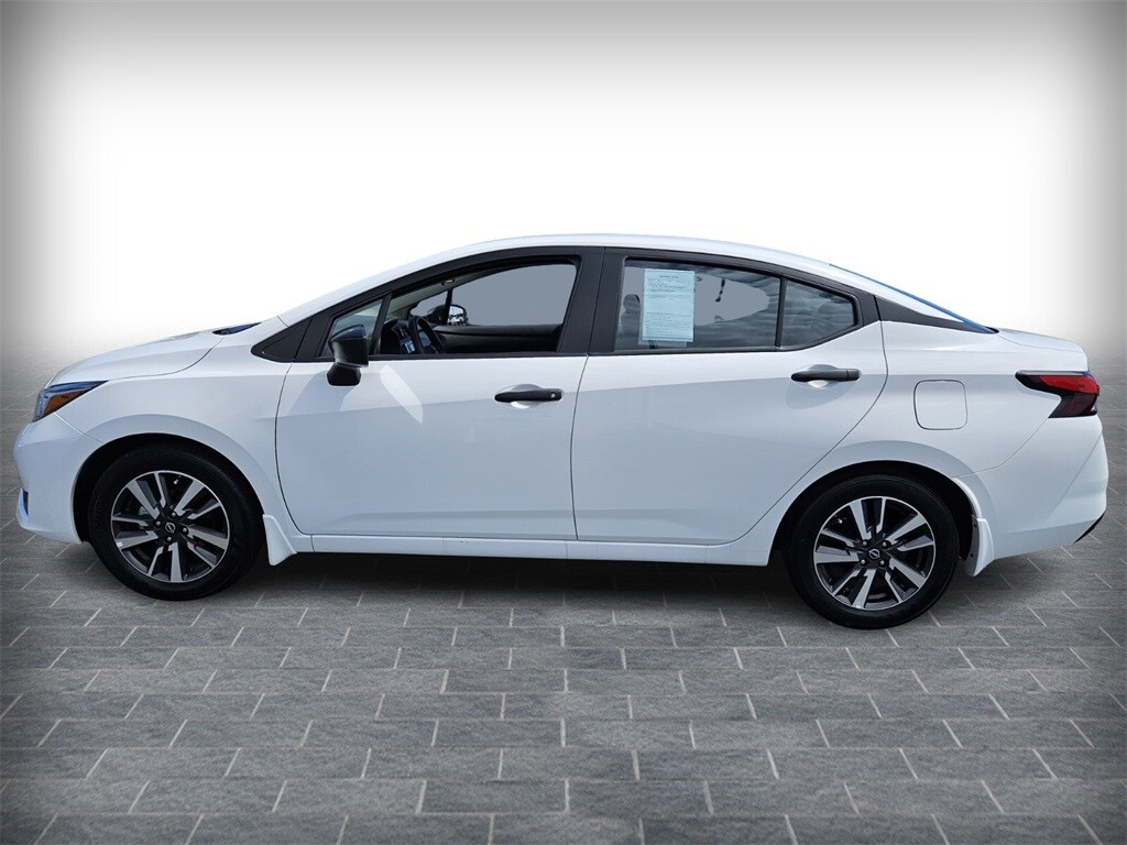 2024 Nissan Versa 1.6 S photo 4