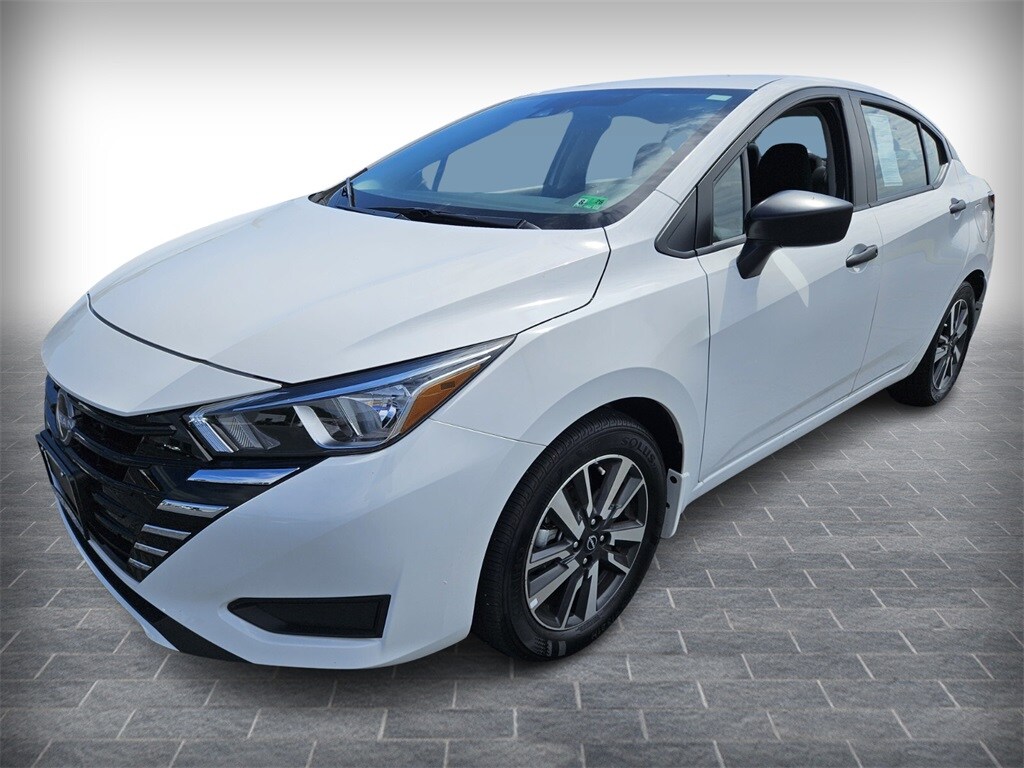 2024 Nissan Versa 1.6 S photo 3