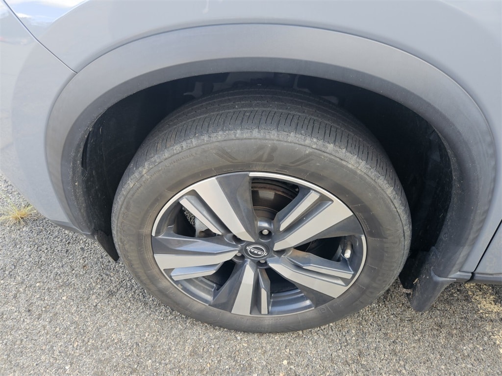 2023 Nissan Rogue SL photo 4