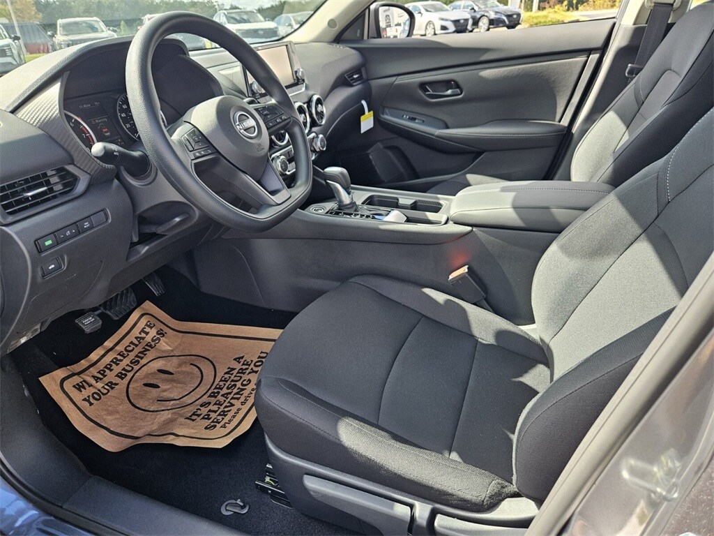 2025 Nissan Sentra S photo 3