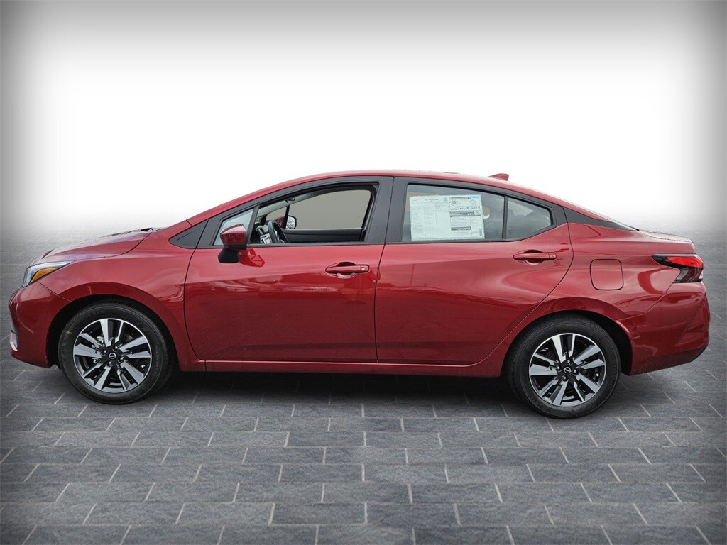 2025 Nissan Versa 1.6 SV photo 3