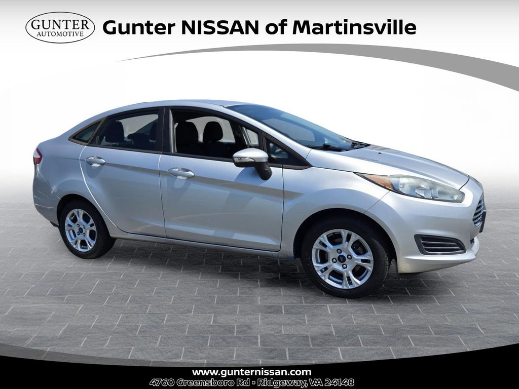 2015 Ford Fiesta SE Sedan's photo
