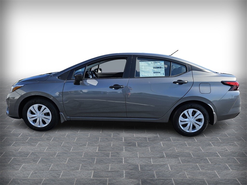 2025 Nissan Versa 1.6 S photo 3