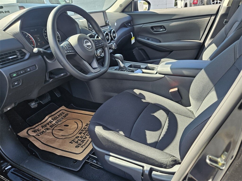 2025 Nissan Sentra S photo 4