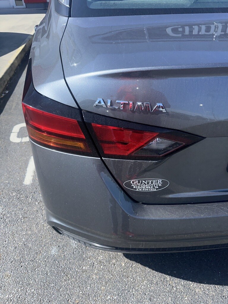 2022 Nissan Altima 2.5 S photo 2