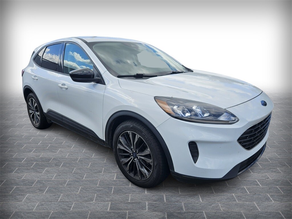 2022 Ford Escape SE photo 3