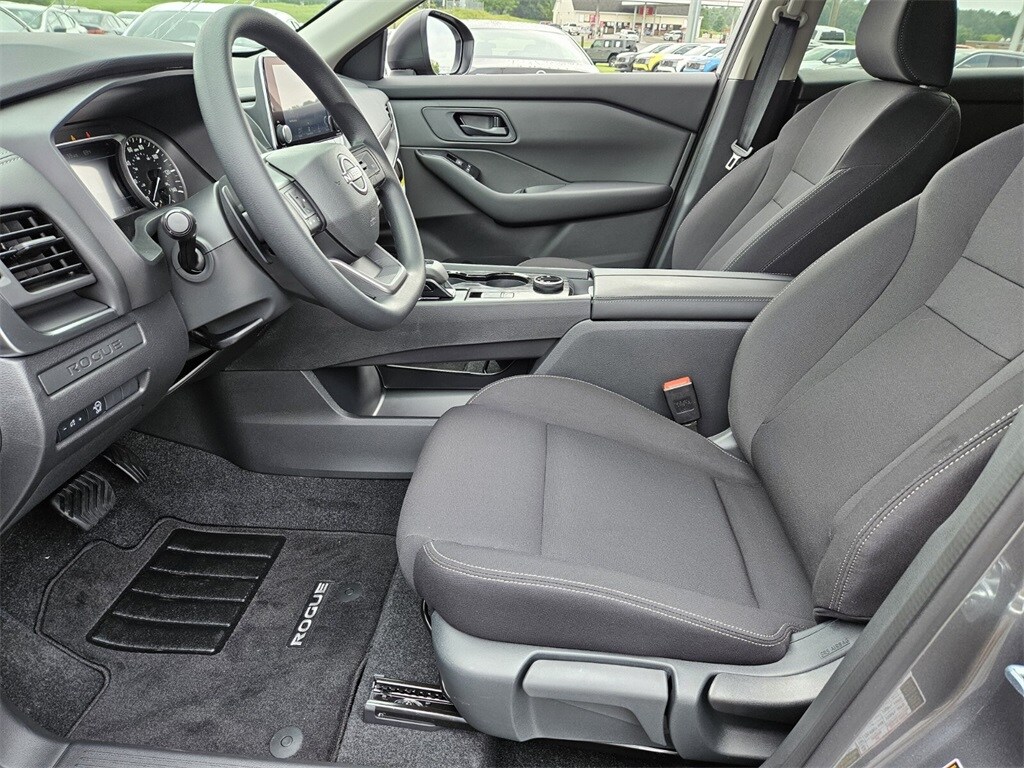 2026 Nissan Rogue S photo 3