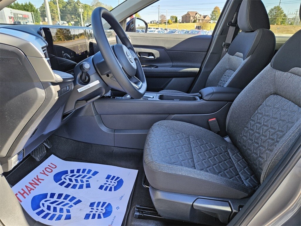 2026 Nissan Kicks SV photo 3