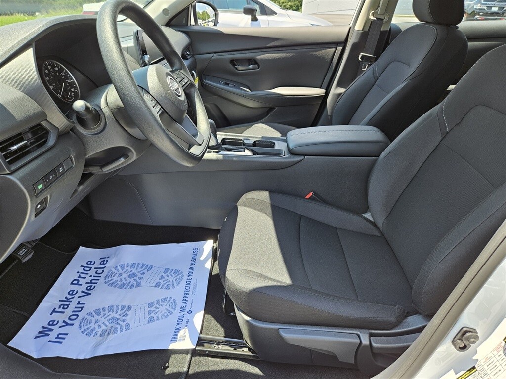 2025 Nissan Sentra S photo 4