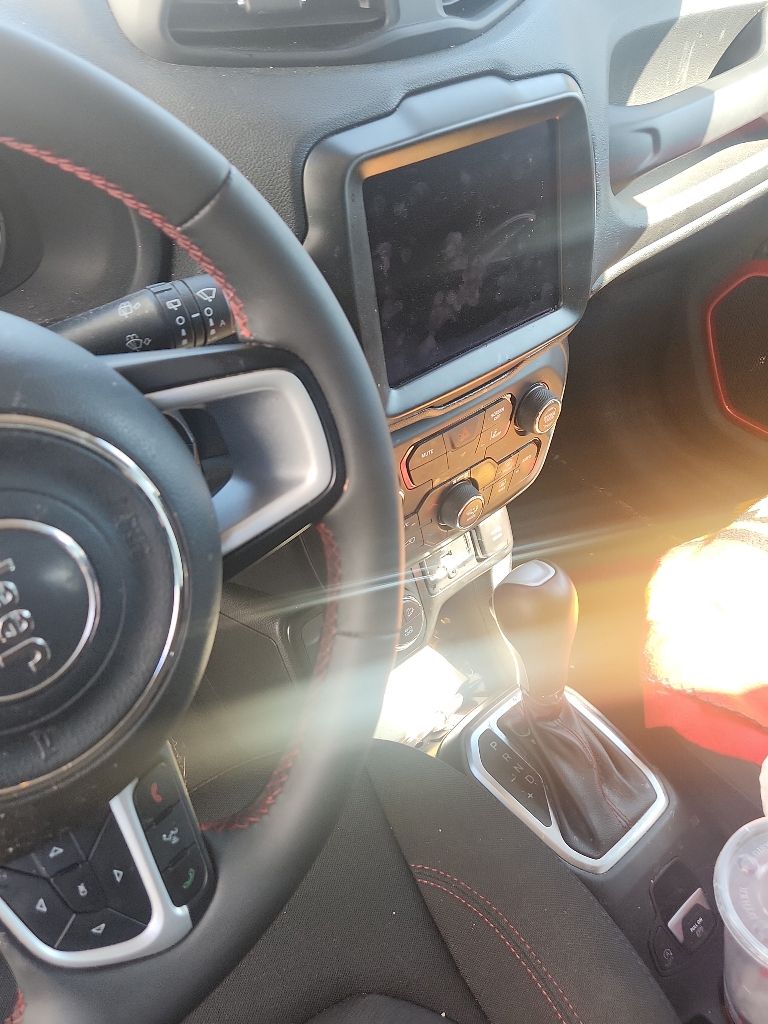 2023 Jeep Renegade Trailhawk - Photo 9