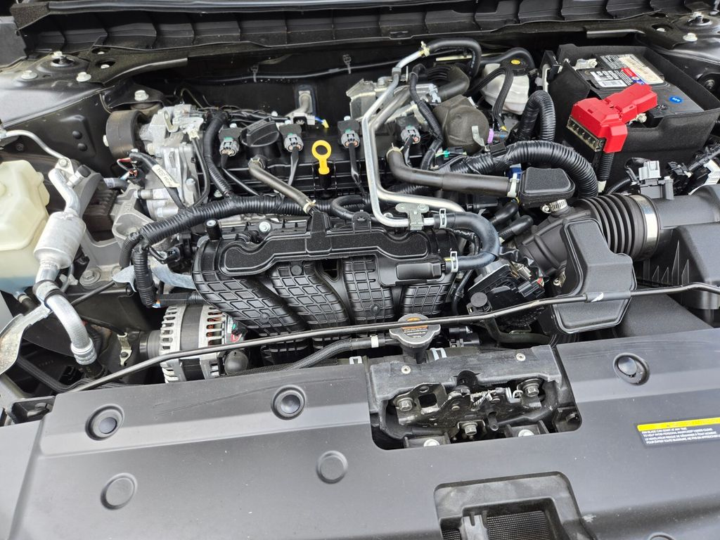 2023 Nissan Altima SR - Photo 16