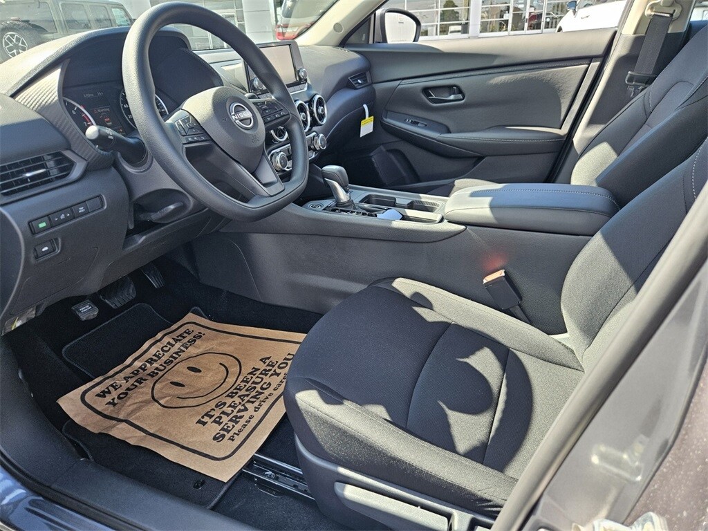 2025 Nissan Sentra S photo 3