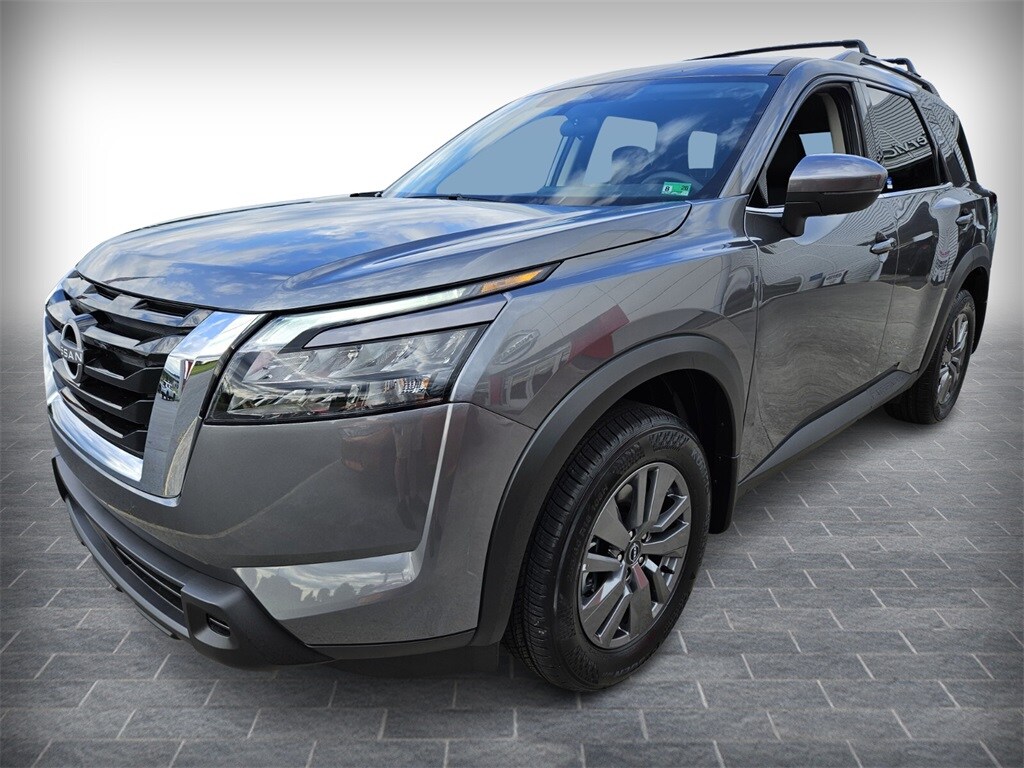 2025 Nissan Pathfinder SV photo 2