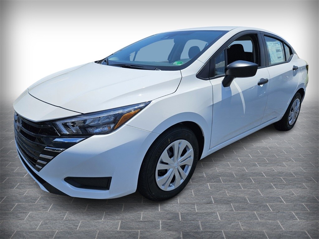 2025 Nissan Versa 1.6 S photo 2