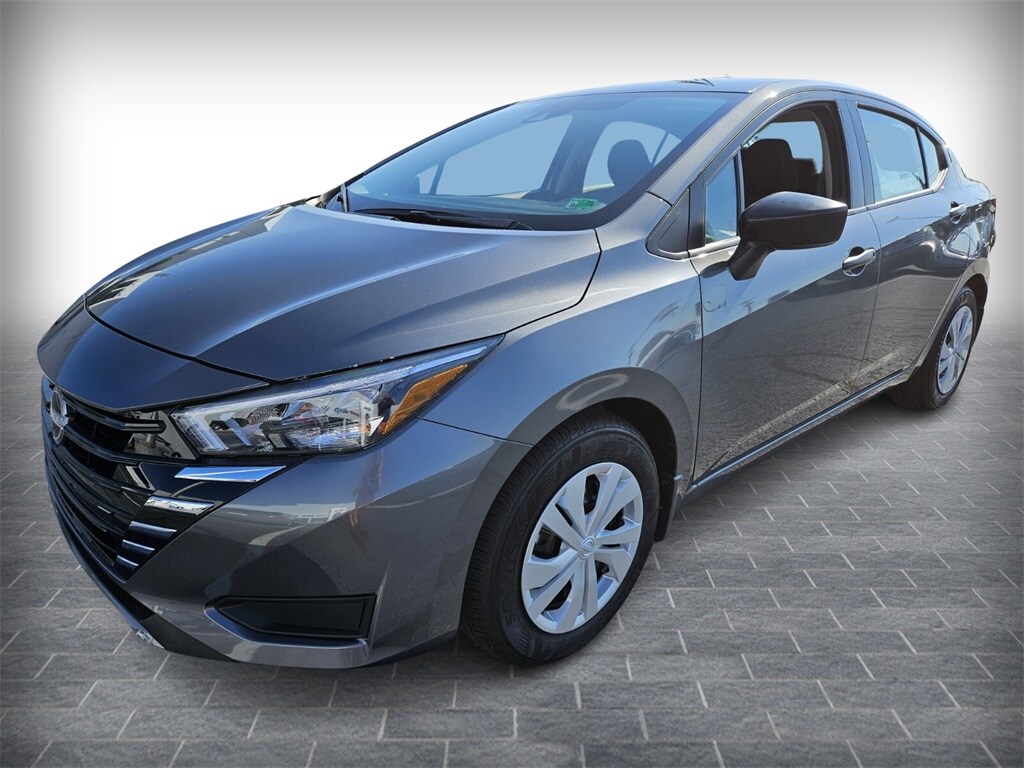 2025 Nissan Versa 1.6 S photo 2