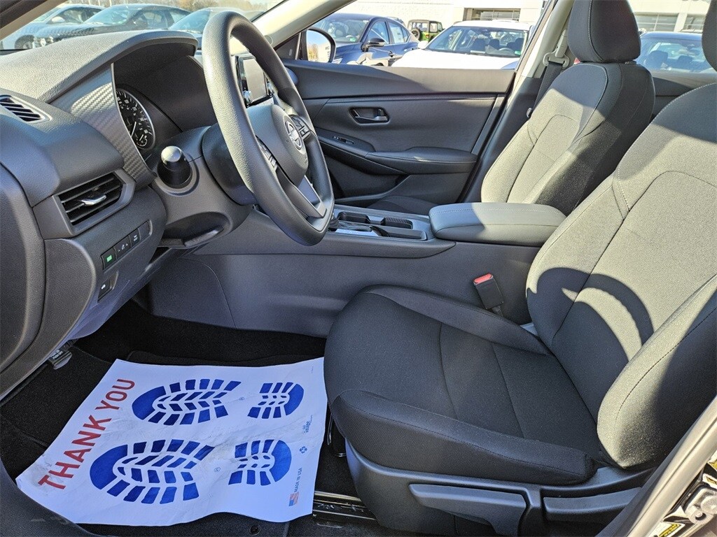 2025 Nissan Sentra S photo 4