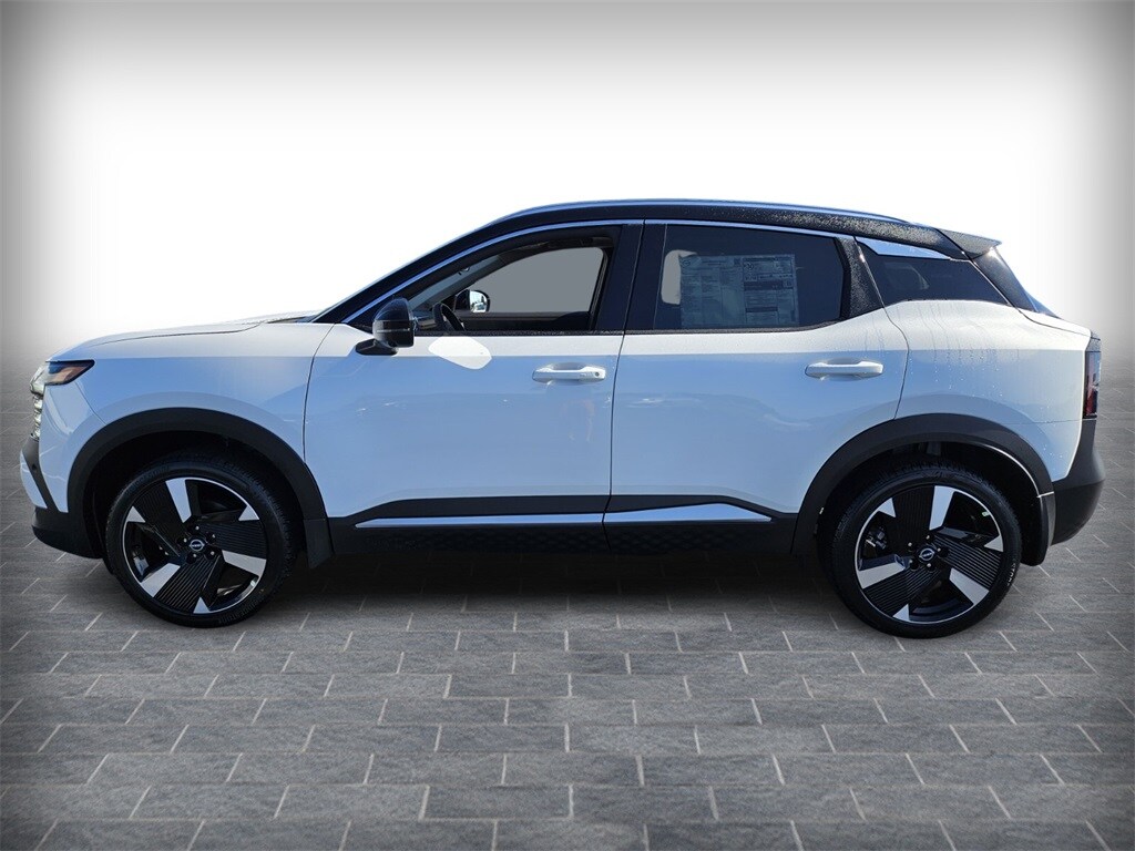 2025 Nissan Kicks SR photo 2