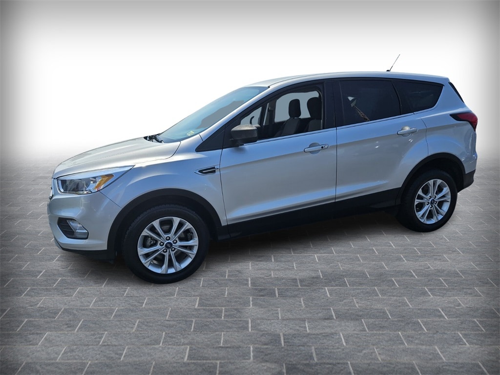 Used 2019 Ford Escape SE with VIN 1FMCU0GD2KUB45364 for sale in Ridgeway, VA