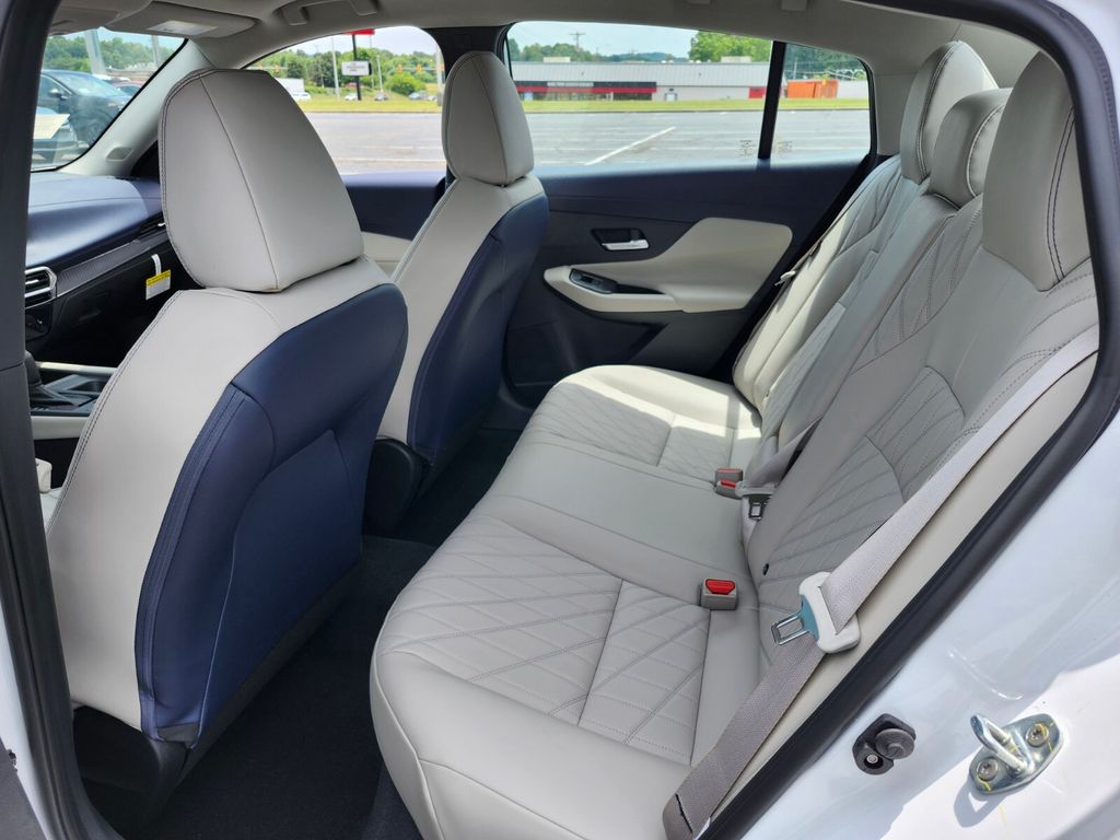 2026 Nissan Sentra SL - Photo 6