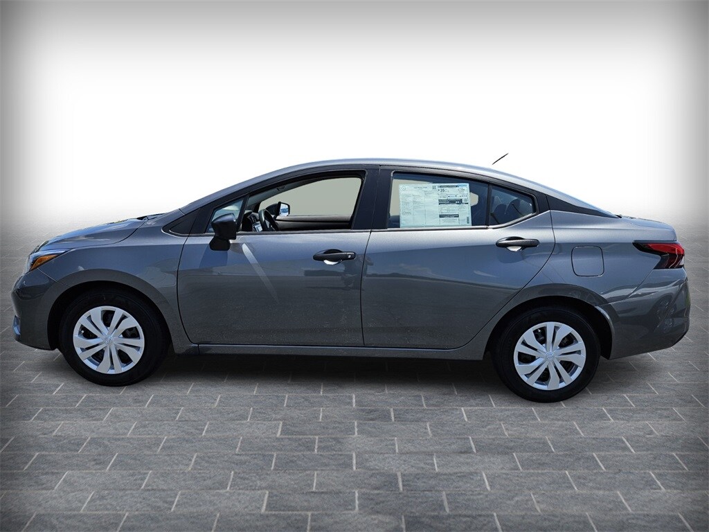 2025 Nissan Versa 1.6 S photo 3