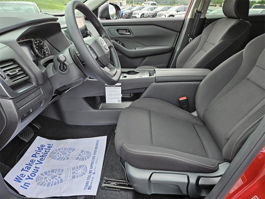 2026 Nissan Rogue S photo 4
