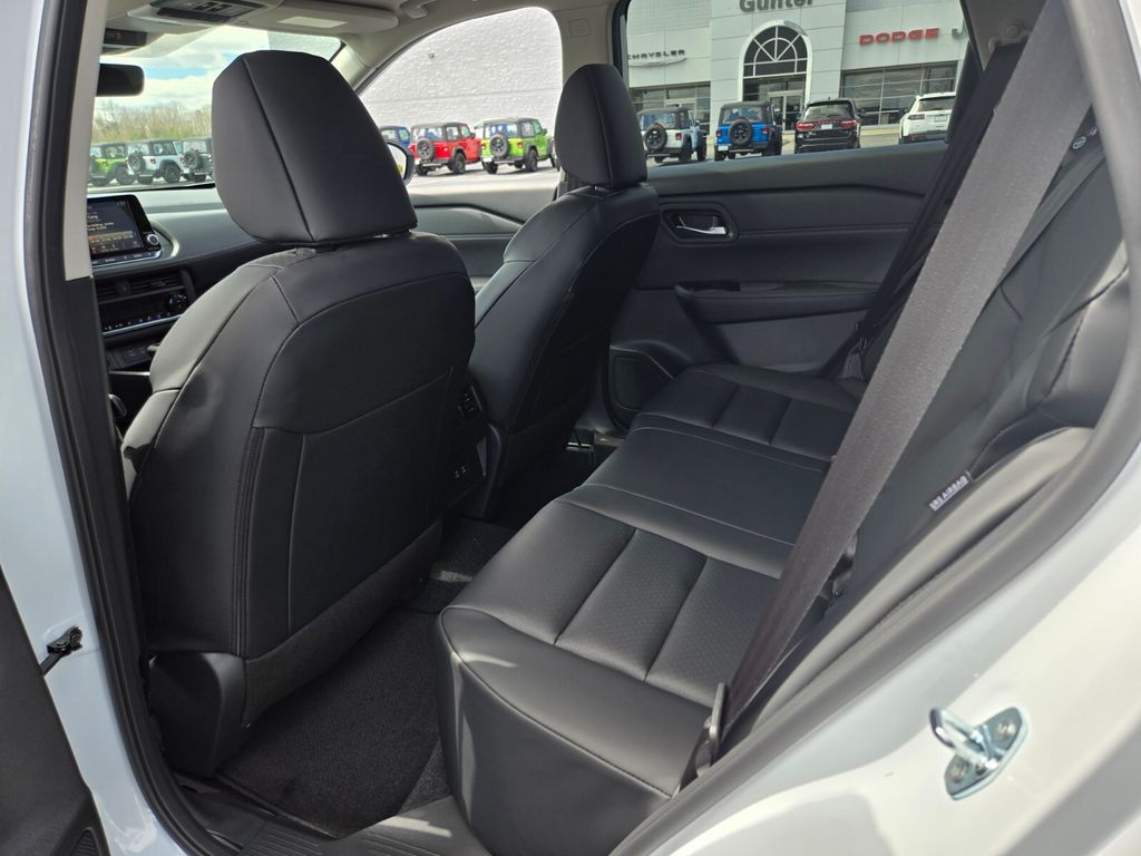 2026 Nissan Rogue Platinum - Photo 6