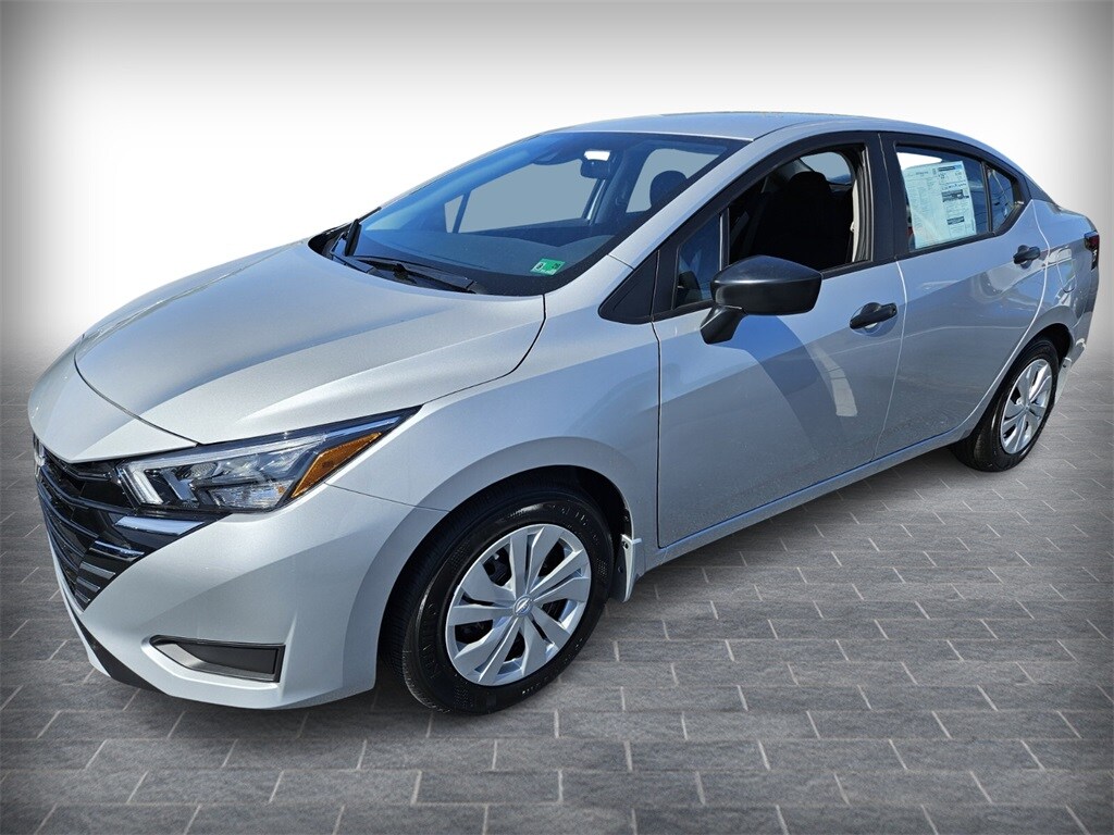 2025 Nissan Versa 1.6 S photo 2