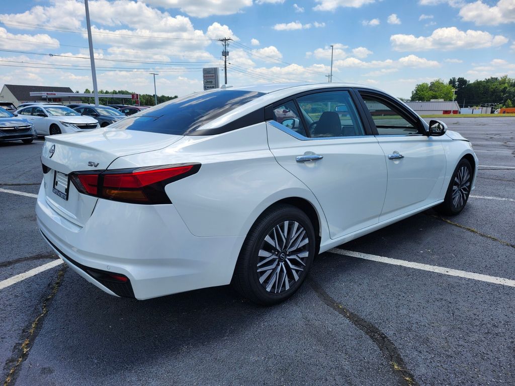 2023 Nissan Altima SV - Photo 6