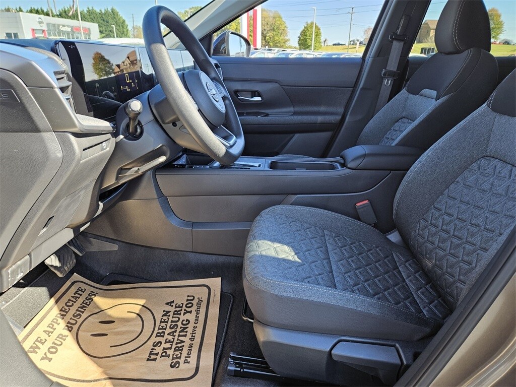 2026 Nissan Kicks SV photo 4