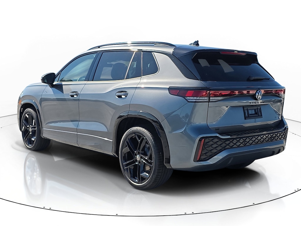 New 2026 Volkswagen Tiguan SE R-Line Black SUV