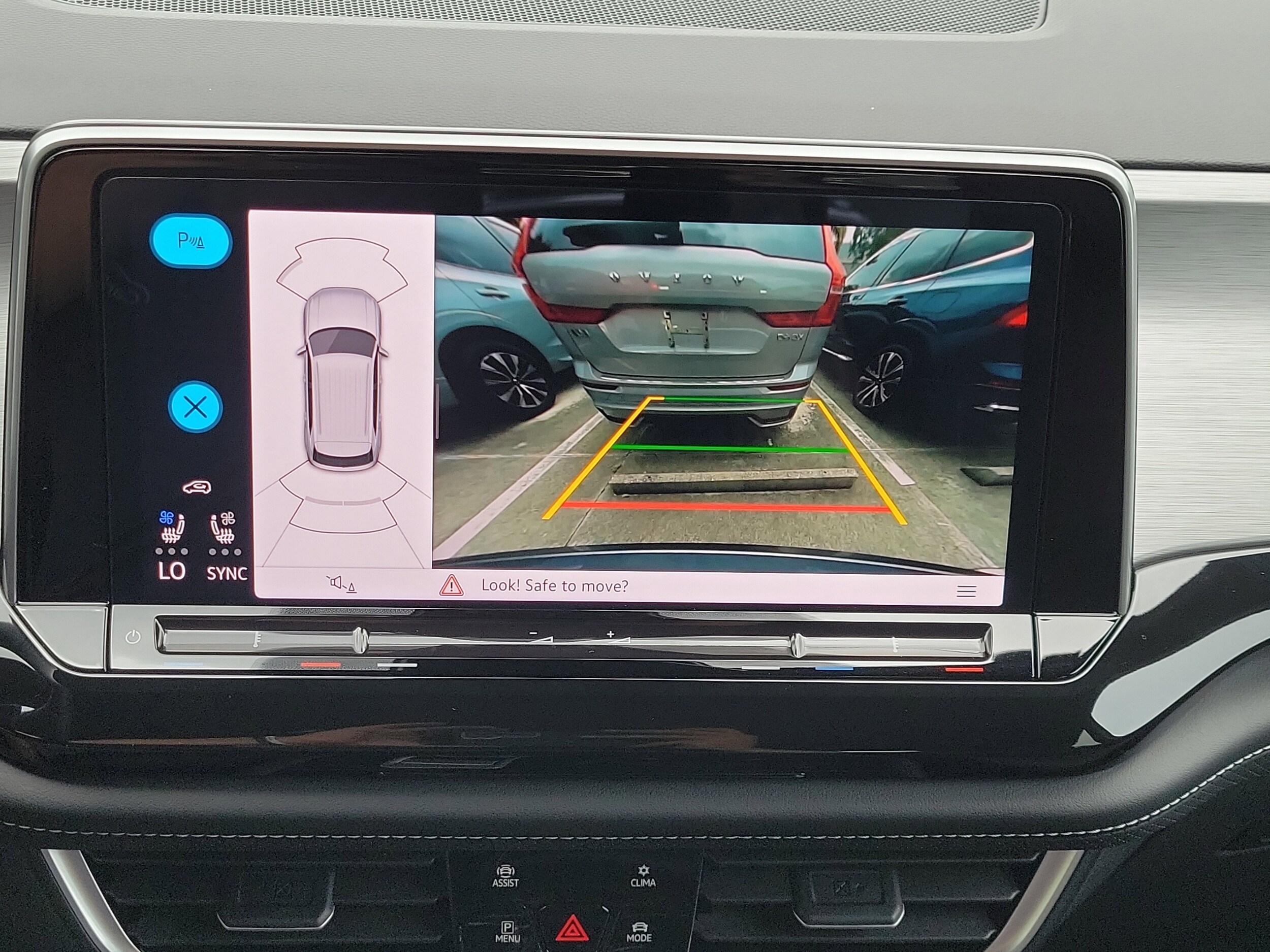 2025 Volkswagen Atlas Cross Sport SE w/Tech - Photo 27
